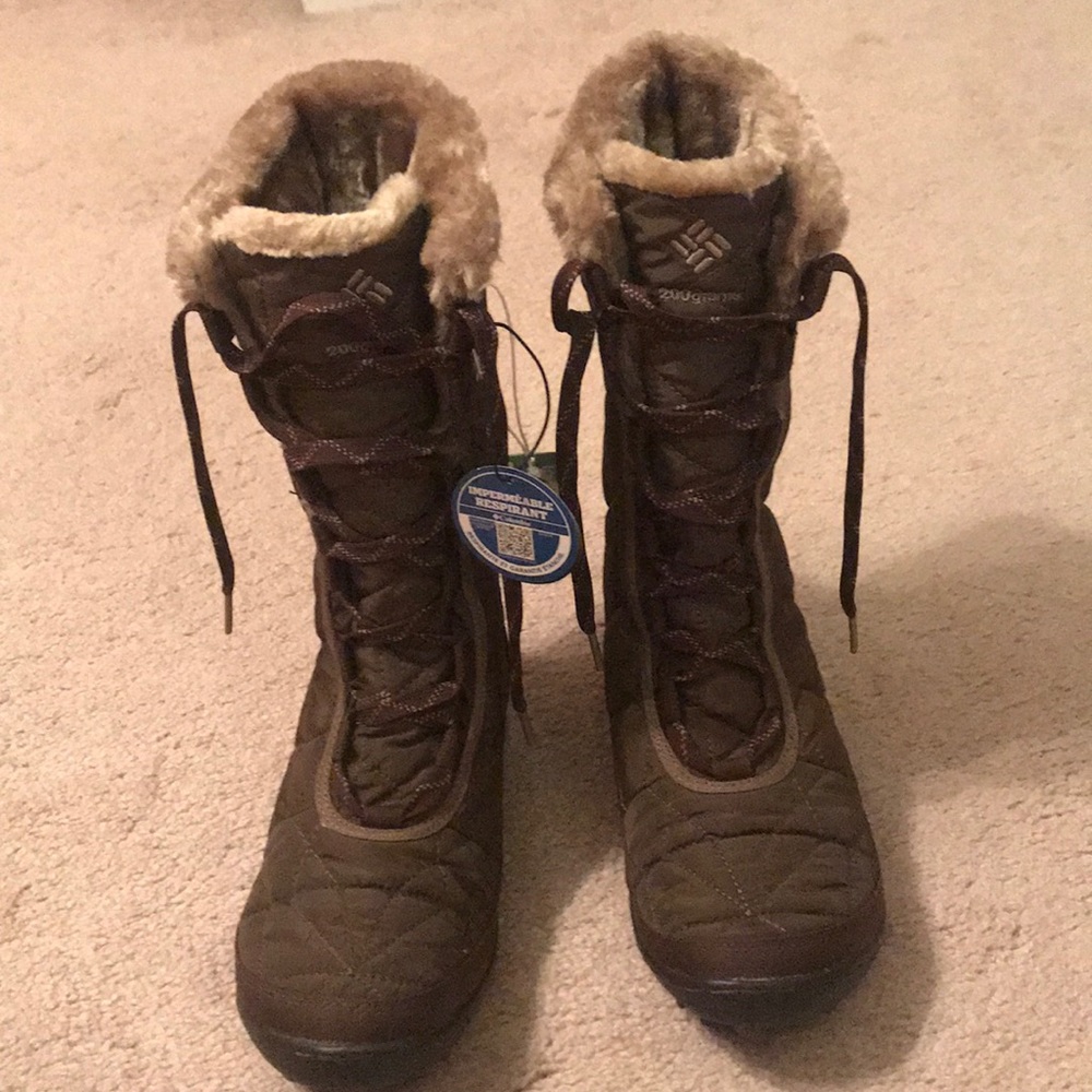 Snow boots